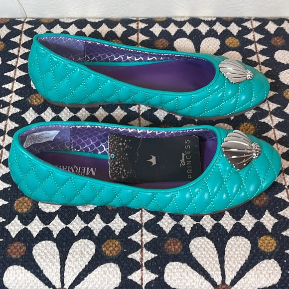 THE LITTLE MERMAID DISNEY PRINCESS ARIEL SEASHELL QUILTED FLATS size 5/6 - Picture 7 of 9